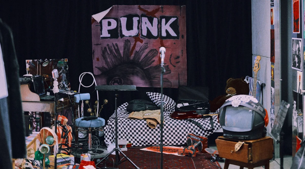 LES BENJAMINS / ‘EASTERN PUNK' SHOWROOM DESIGN